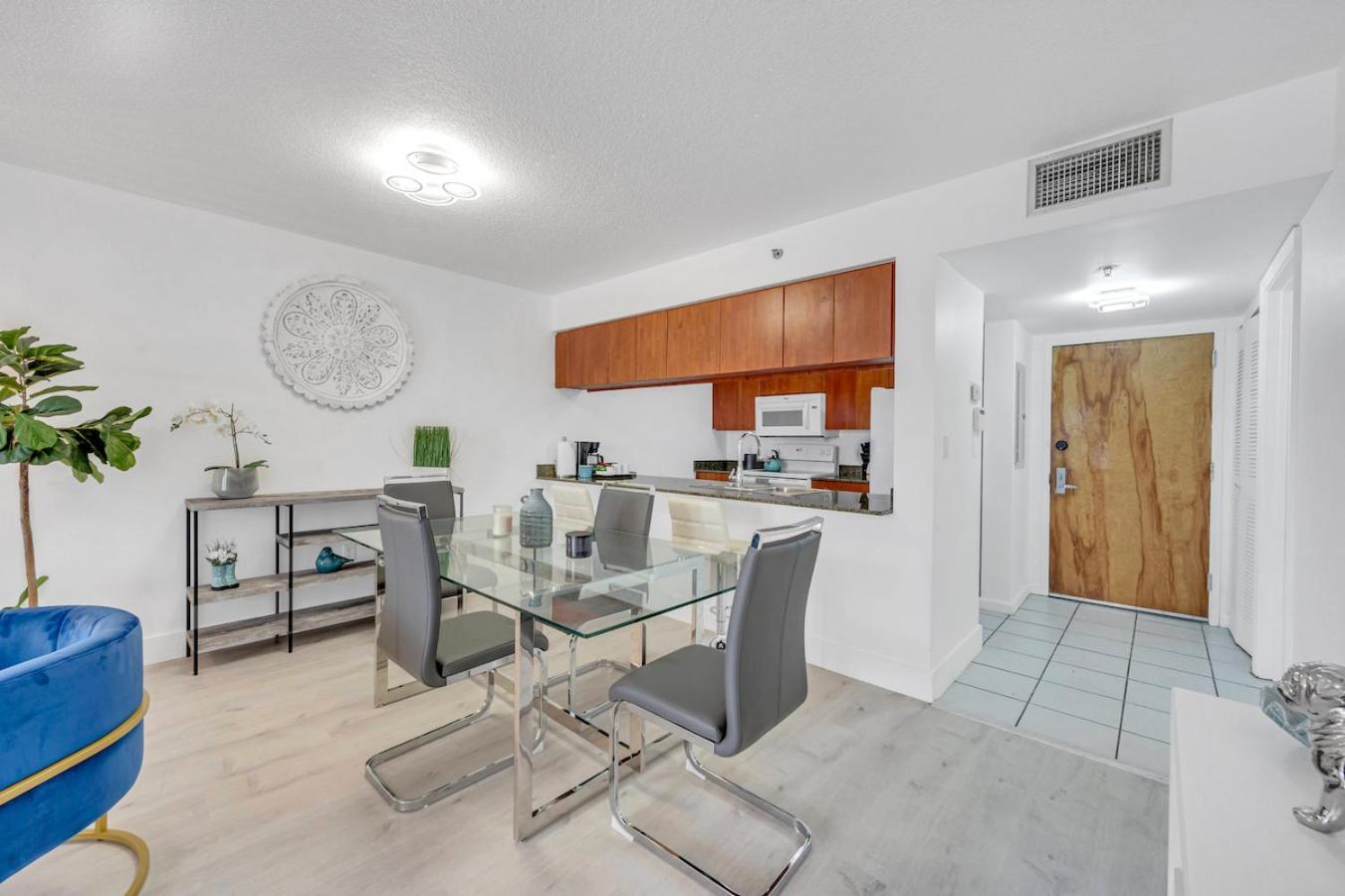 Modern Highrise 1br Brickell/freeparking